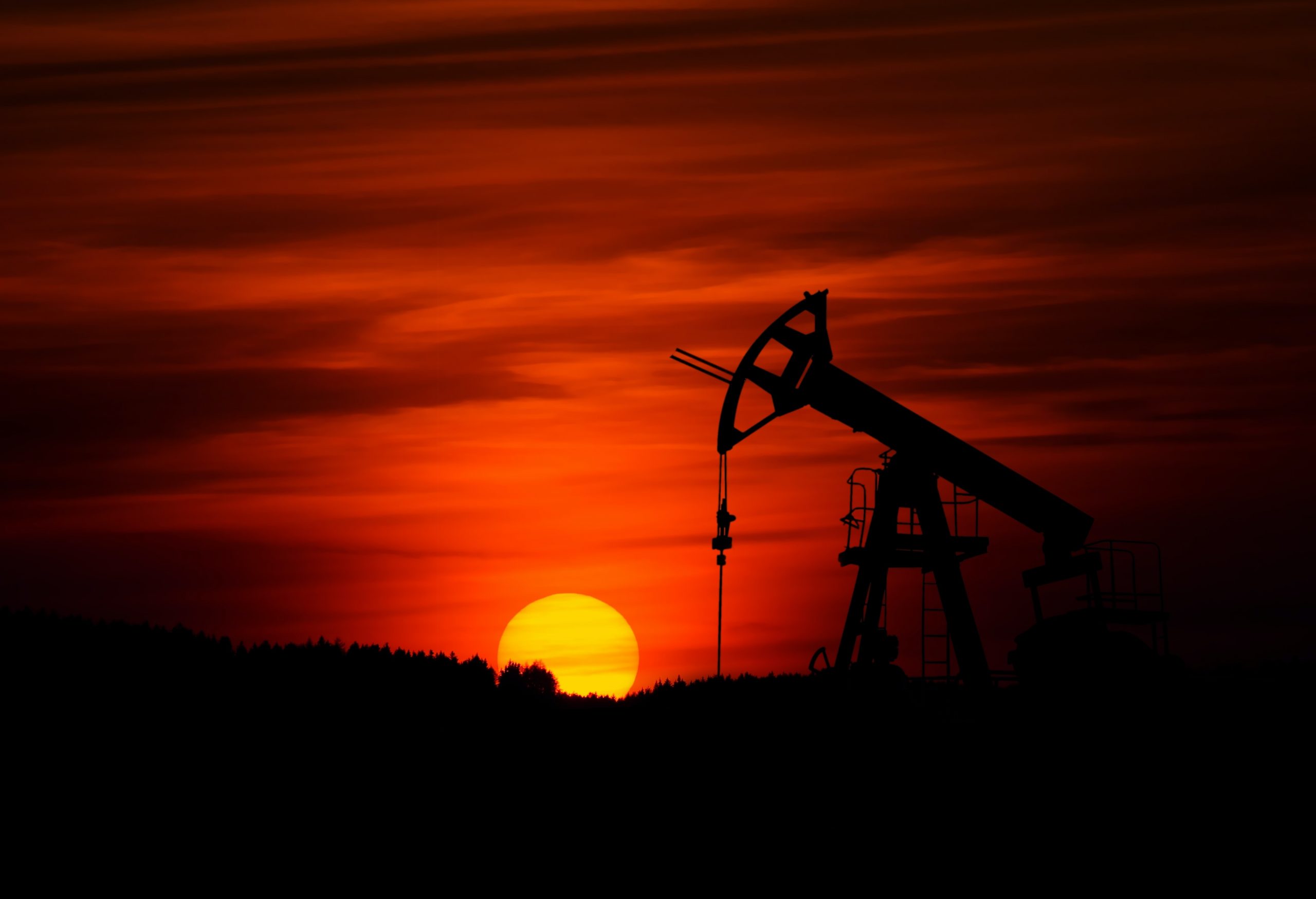 pump-jack-mining-crude-oil-with-the-sunset-stockpack-unsplash.jpg